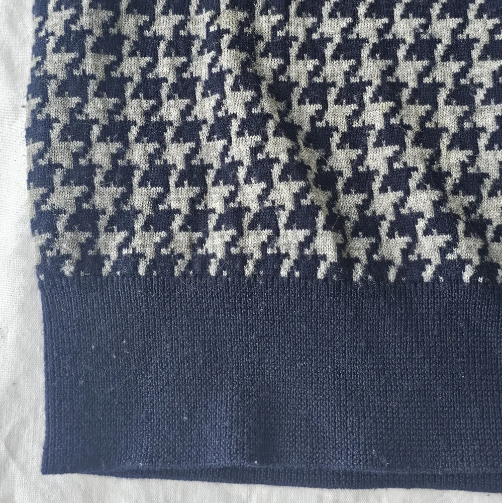J.Crew 100% Merino Wool Houndstooth Sweater - Women’s Size M - Preppy Quiet Lux